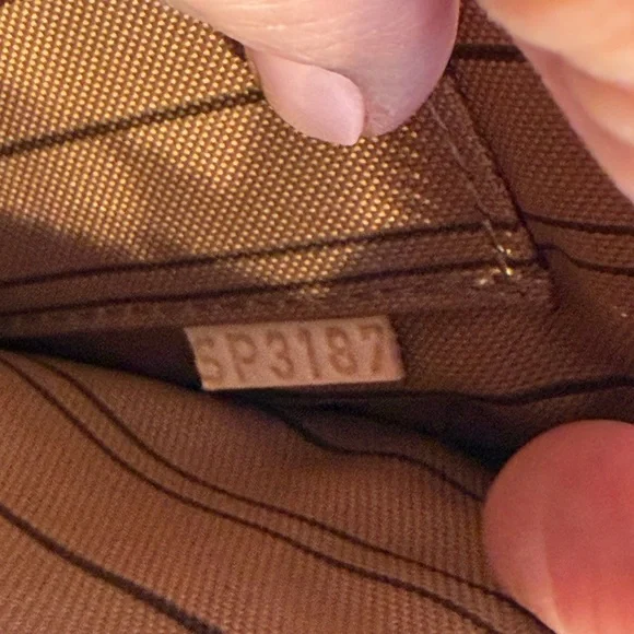 Louis Vuitton Neverfull Monogram Brown Wristlet Like New - Picture 13 of 14